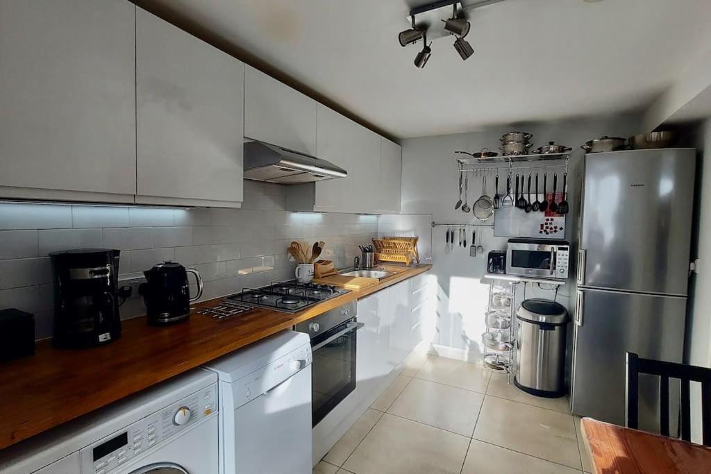 Central Apartment, Kings Cross 6 Mins Walk 런던 외부 사진